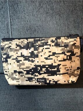 Thirty-one Digital Camo Cool Clip Thermal Pouch